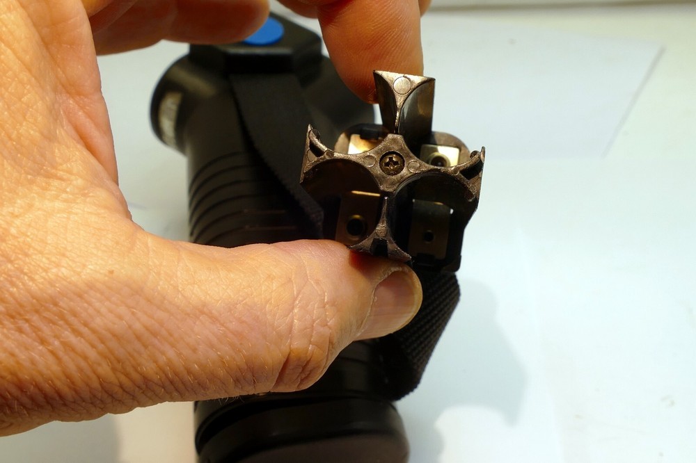 Vivitar Quick Release Pistol Grip missing cable