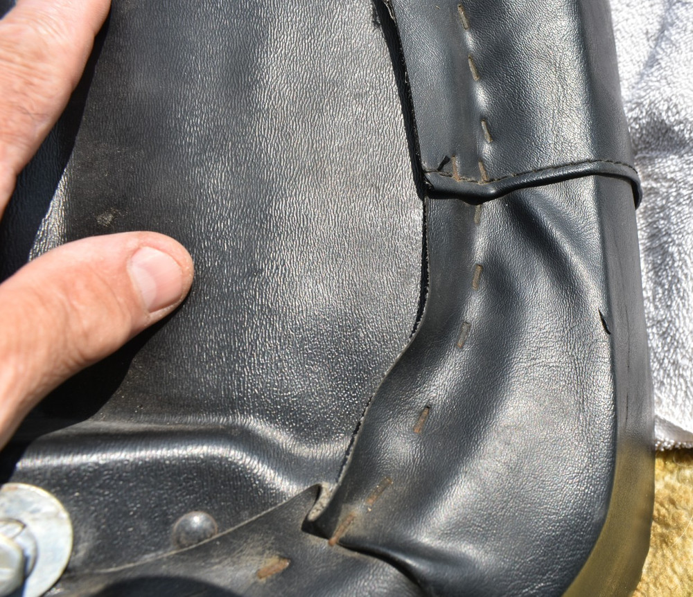 Harley Davidson Shovelhead / Evolution Touring Seat PN 52151-83 - 86