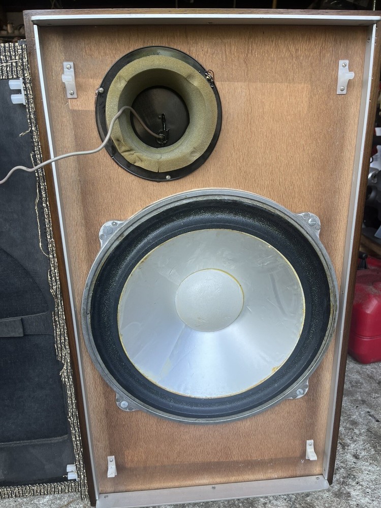 leak sandwich speakers