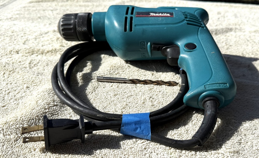 MAKITA CORDED 3/8" DRILL - MODEL 6406