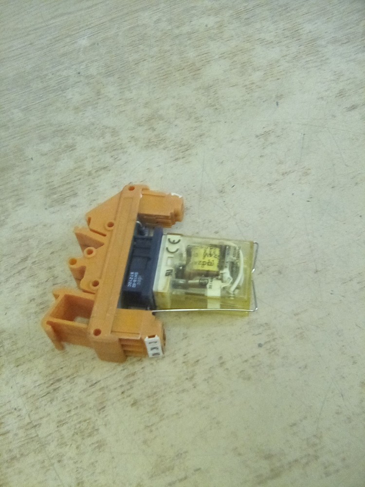 Weidmuller 910455/67 Relay Socket With Relay