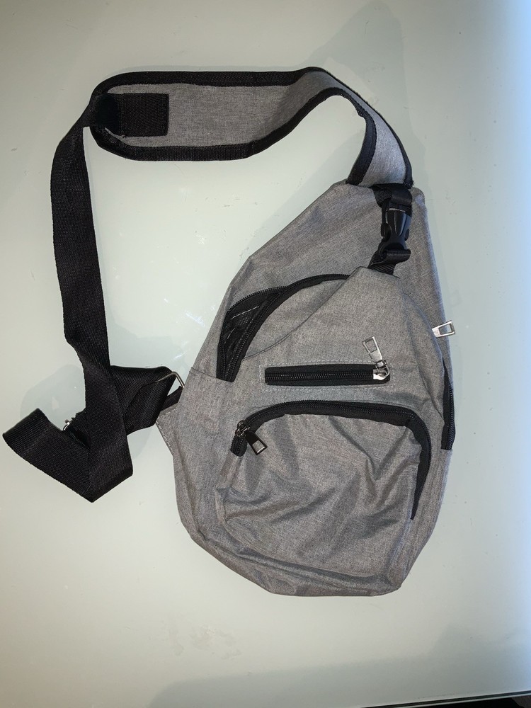 Courier Bag with Adjustable Strap 3 Zippered Pockets Compact Single Shoulder