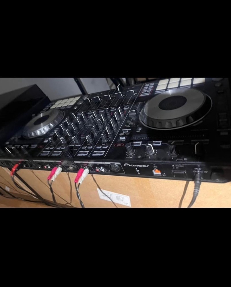 Pioneer DDJ-SX Digital DJ Controller