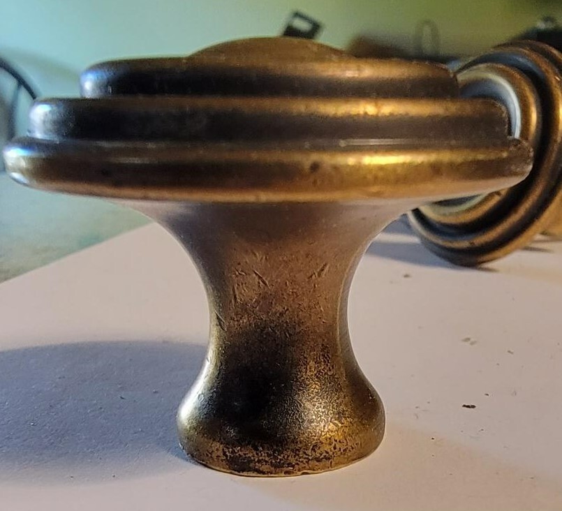 Round Oil Rubbed Bronze Cabinet Knobs 1 1/2"