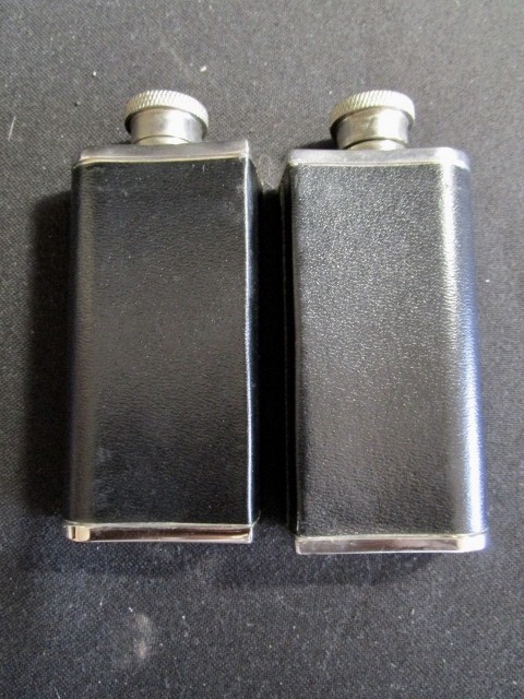 VINTAGE DOUBLE FLASKS IN LEATHER JACKET - REMOVABLE