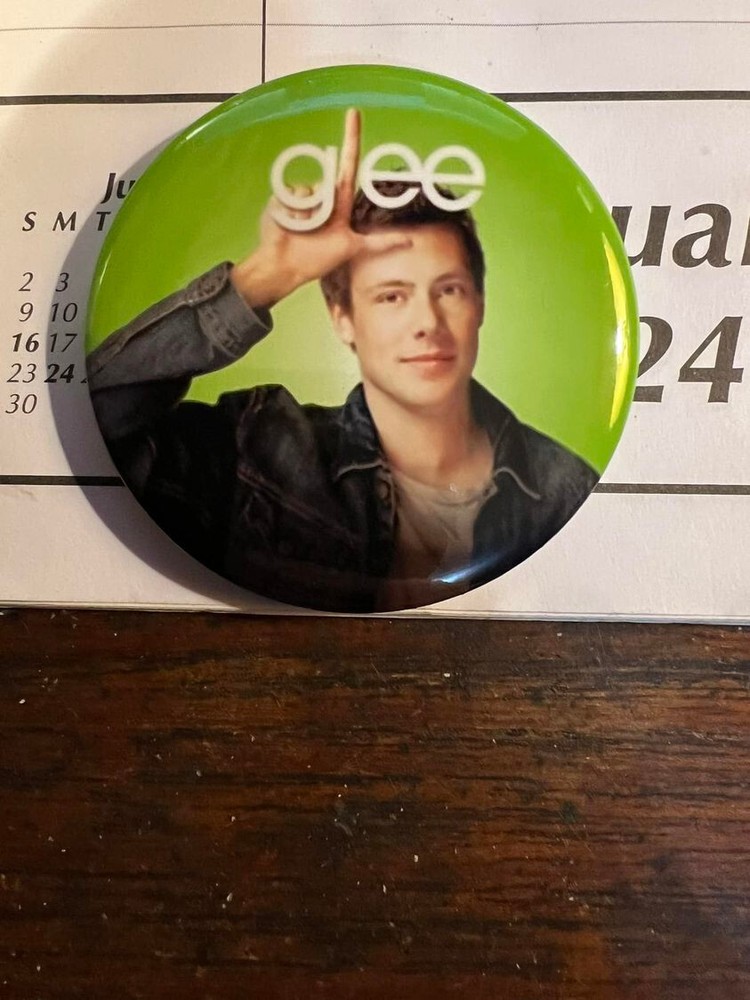 Glee tv series Cory Monteith pin