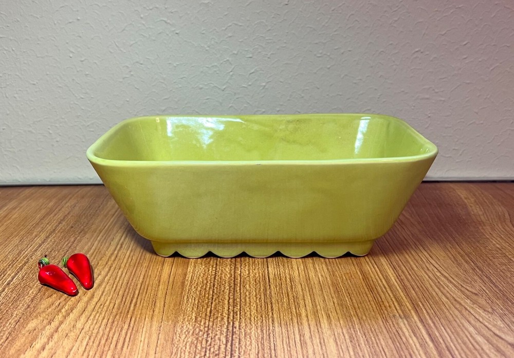 VTG Shawnee Pottery Planter Rectangular Light Green with Scalloped Base #763