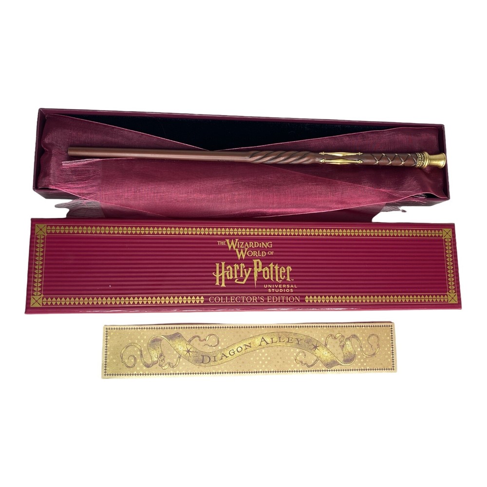2022 Universal Studios Harry Potter Interactive Collectors Edition Wand
