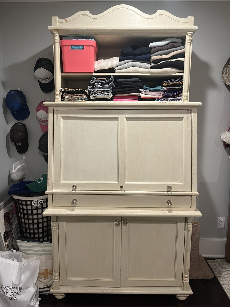 armoire wardrobe