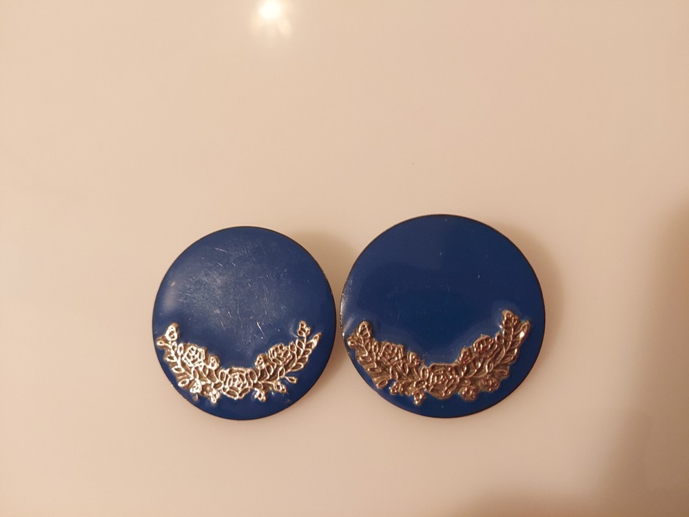 blue disk earrings 1 3/8" diameter with silverone flower leaf design posts