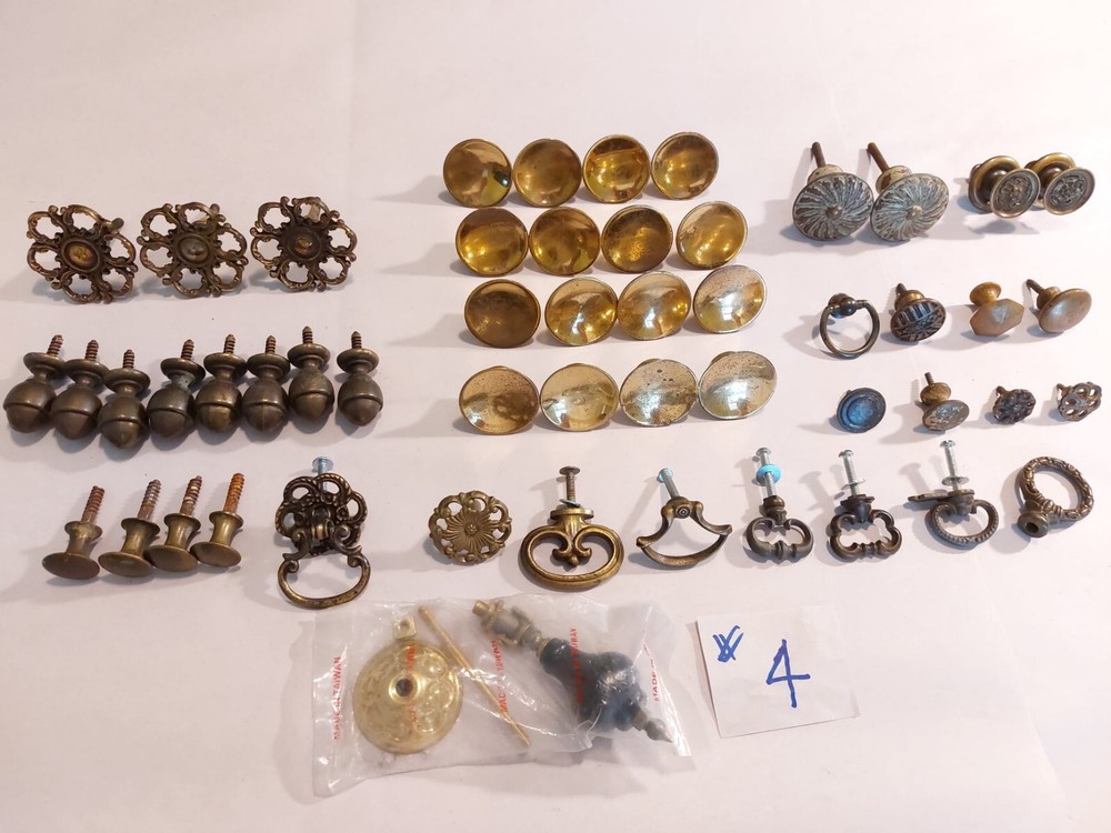 Collection Of 328 Handles And Pulls