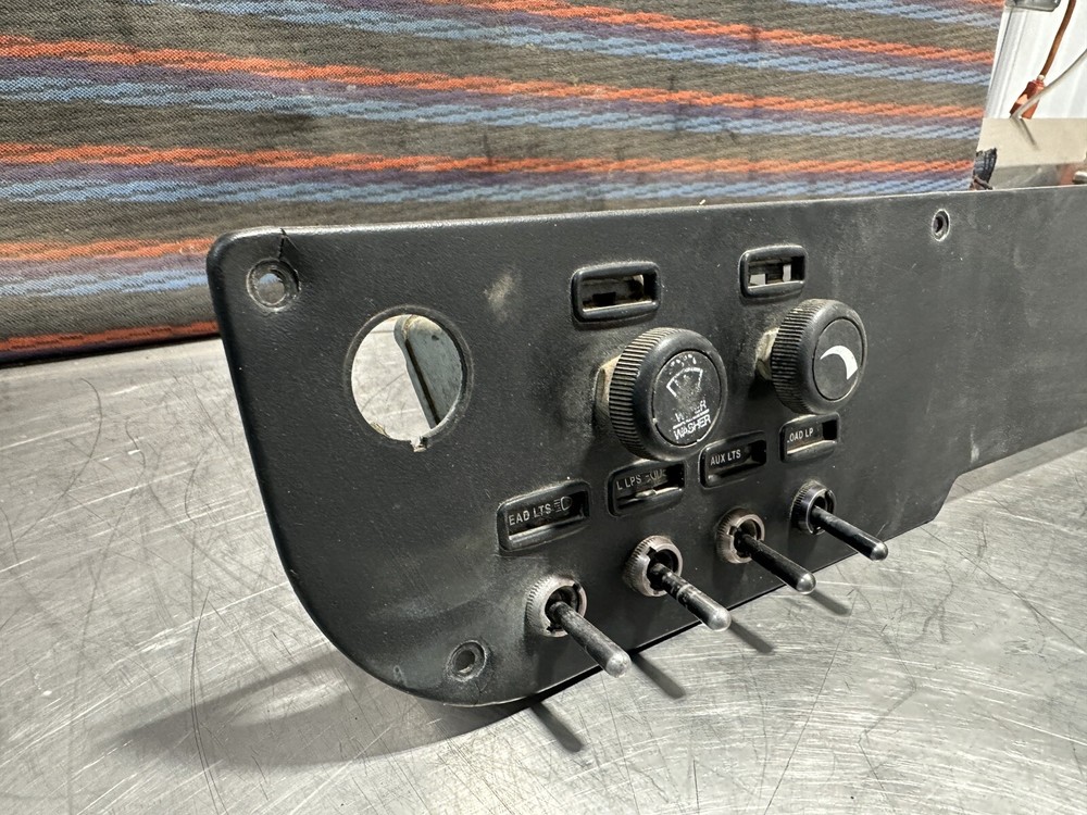 Peterbilt Switch Dash Panel 379 2004 OEM