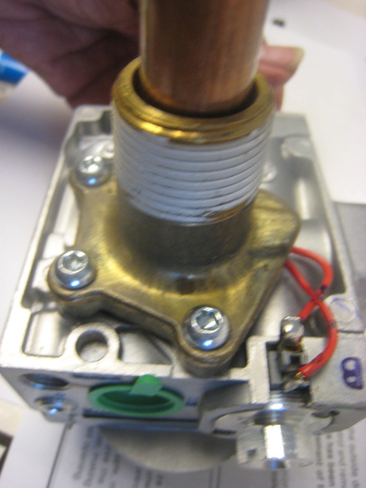 K Natural Gas Control Valve Residential WC HW/R #100042356 WHITE ROGERS 1"