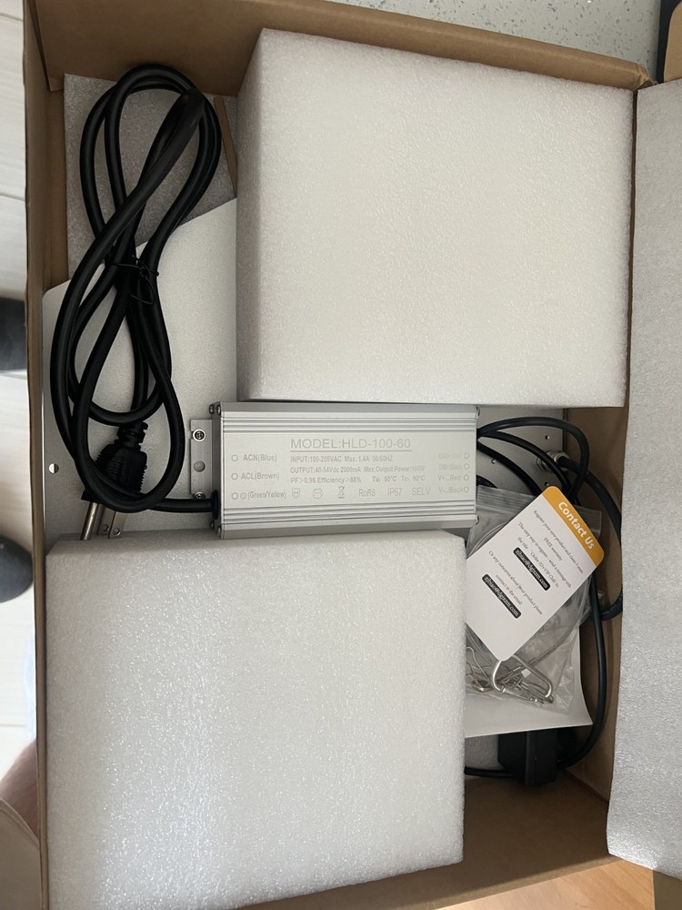 LED Grow Light 1000-B Series HLD-100-60 open box working