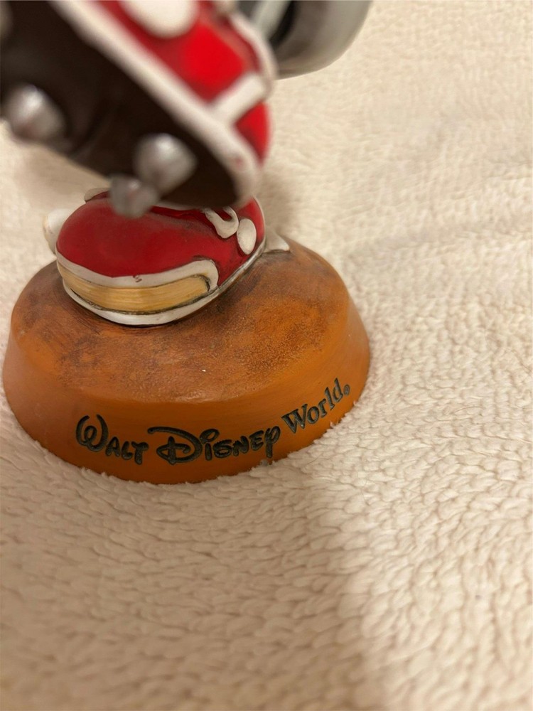 MICKEY MOUSE BASEBALL BOBBLEHEAD - WALT DISNEY WORLD **READ**