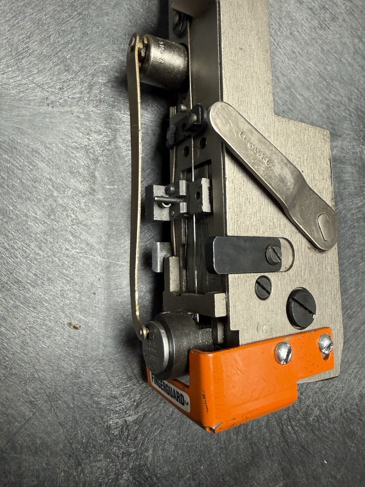 ISP M2000 Stitching Head. Stitcher For Booklets Bindery