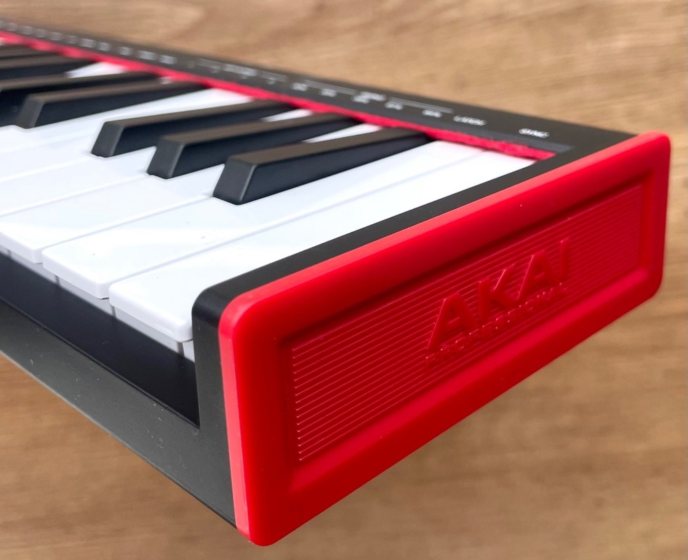 AKAI Professional LPK25 USB-MIDI Controller Laptop Keyboard POWERS ON READ