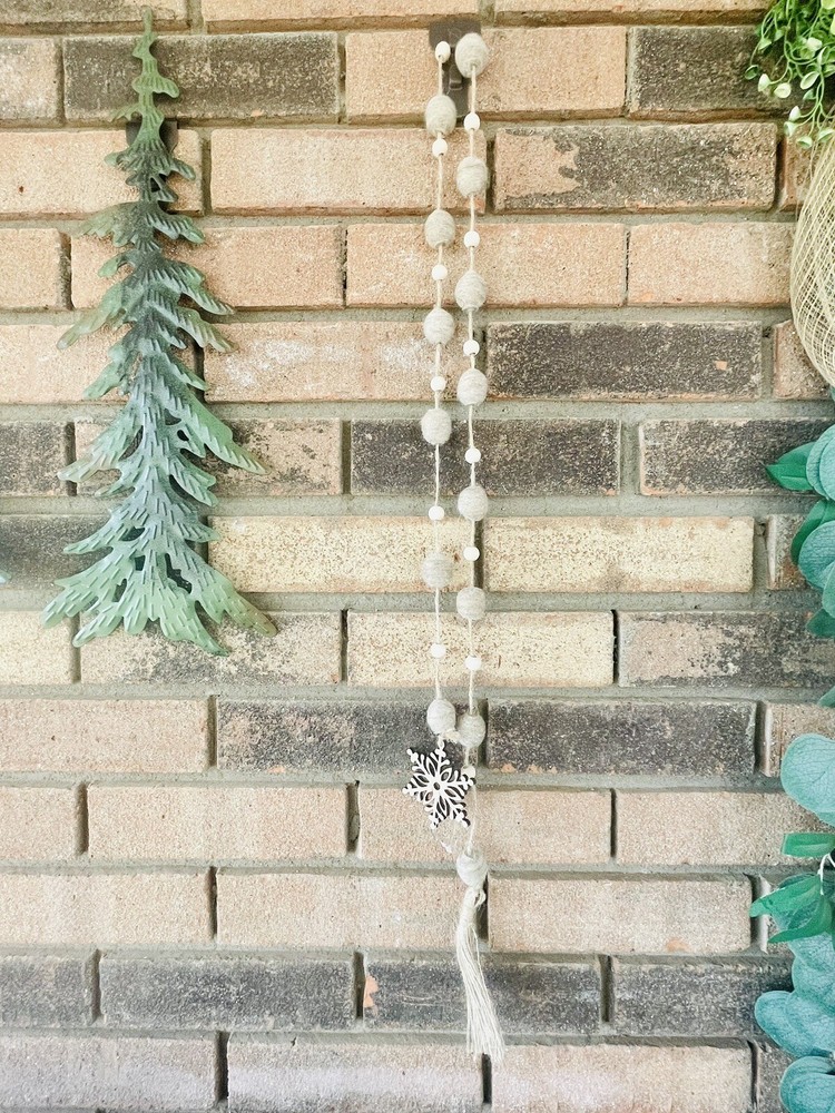 Snowflake And Tassel Garland