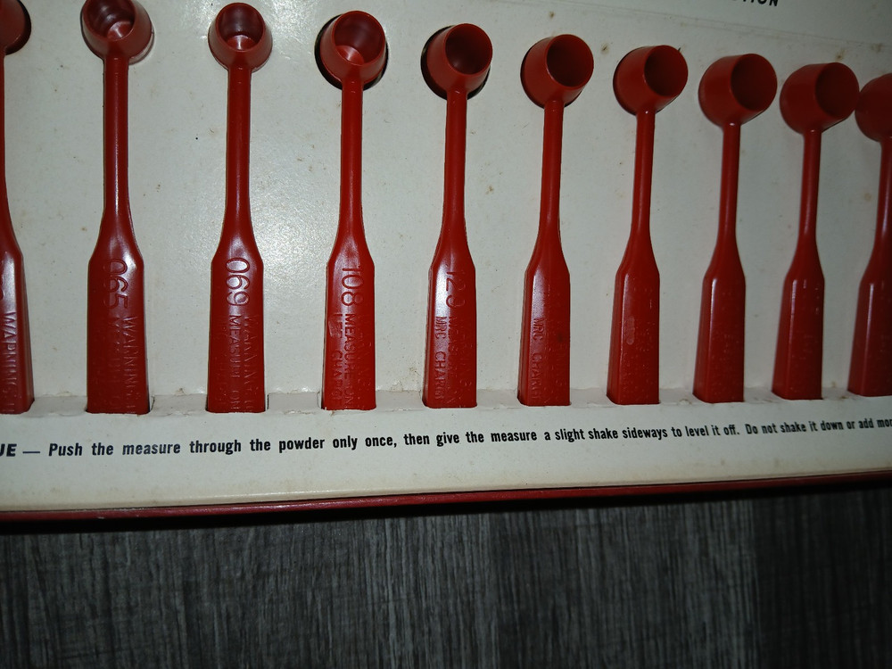 MRC Powder Scoops & Measures with Chart - Used