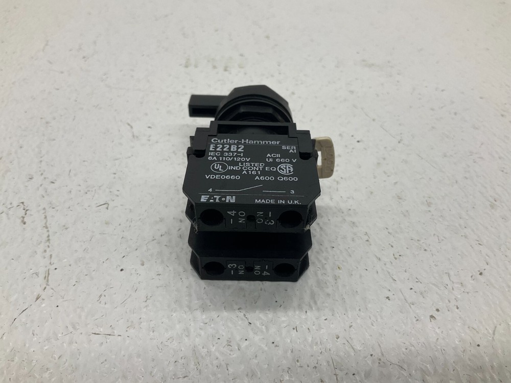 Cutler Hammer Eaton E22B2 2 Position Momentary Selector Switch Ser. A1 (TSC)