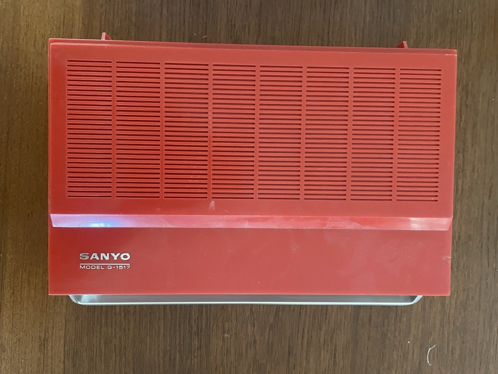 Sanyo Portable Phonograph Model G-1517