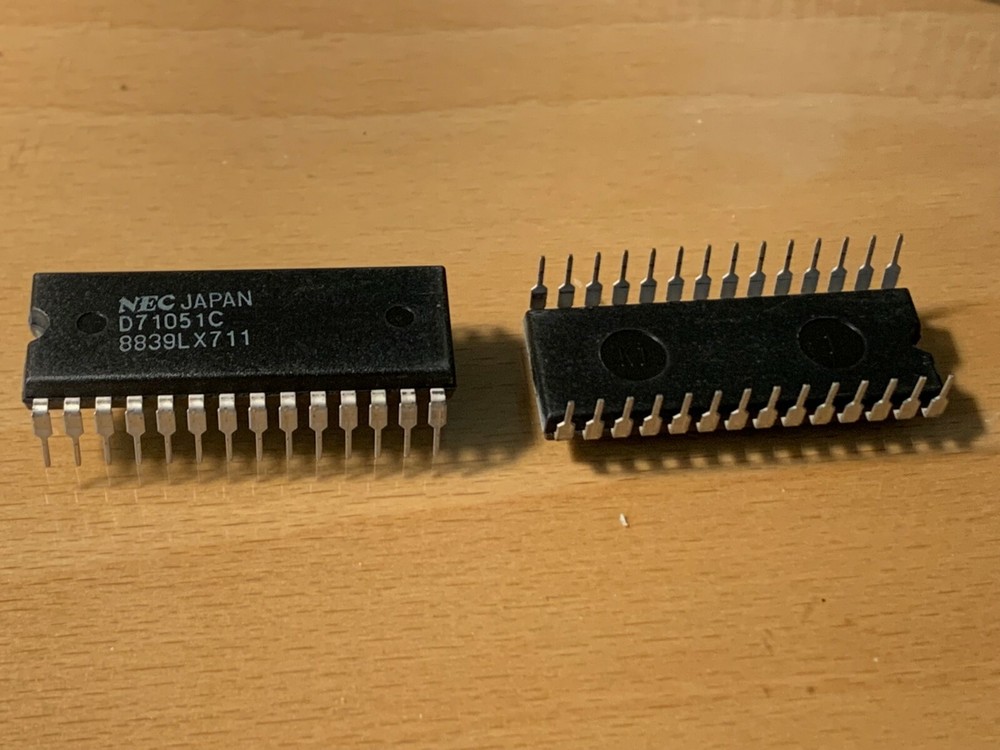 D71051C - NEC IC - Serial/Byte controller - PDIP-28.