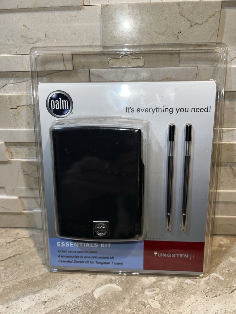 Palm Essentials Kit: Sync Cable Case & Stylus (P10896U)