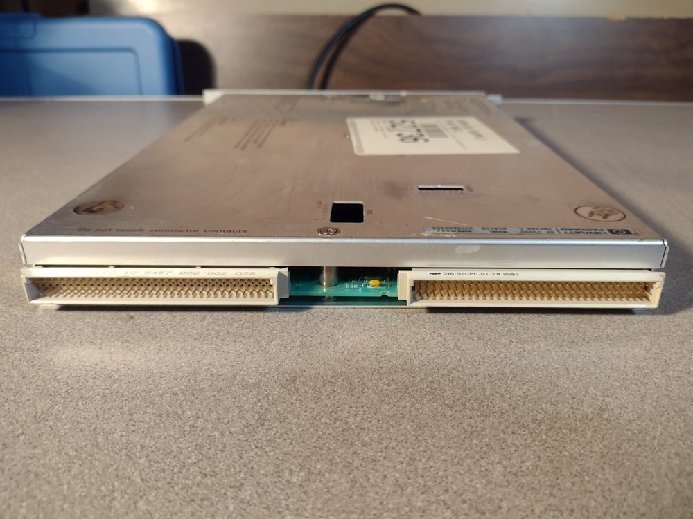 HP E1411B 75000 SERIES 5-1/2-DIGIT MULTIMETER