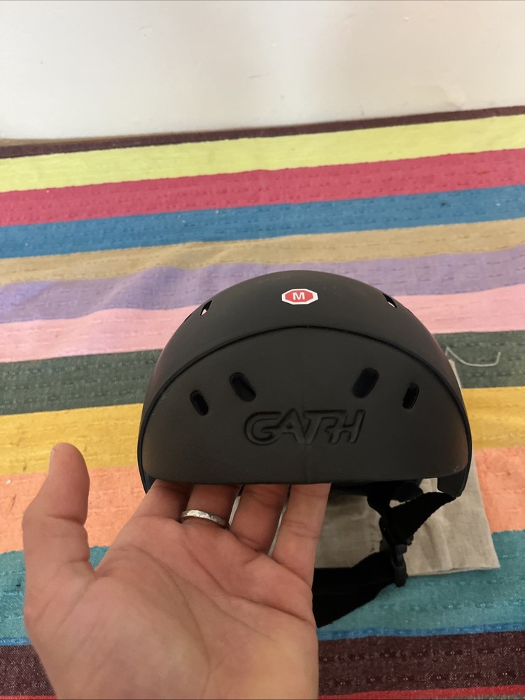 Gath Surf Helmet Black Size Small/Medium