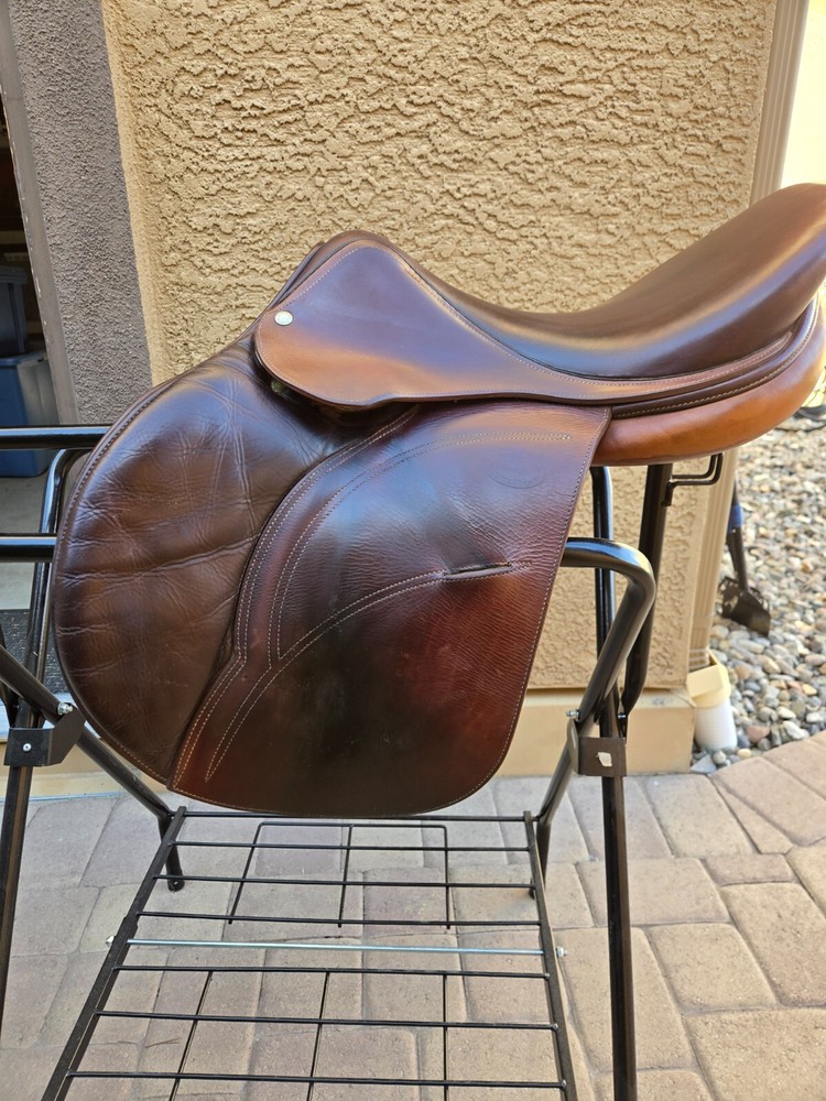 Devoucoux Oreka size 17 saddle