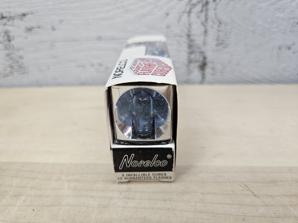 Vintage Norelco Flash Cubes (3)