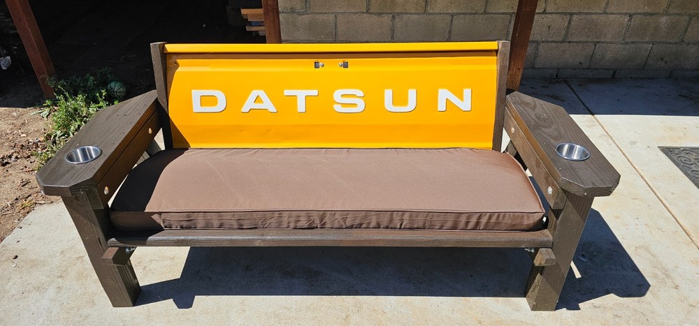 Tailgate Seat