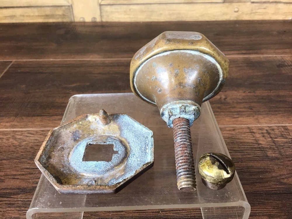 ANTIQUE BRASS OCTAGONAL FRONT DOOR KNOB / CENTRAL DOOR PULL.