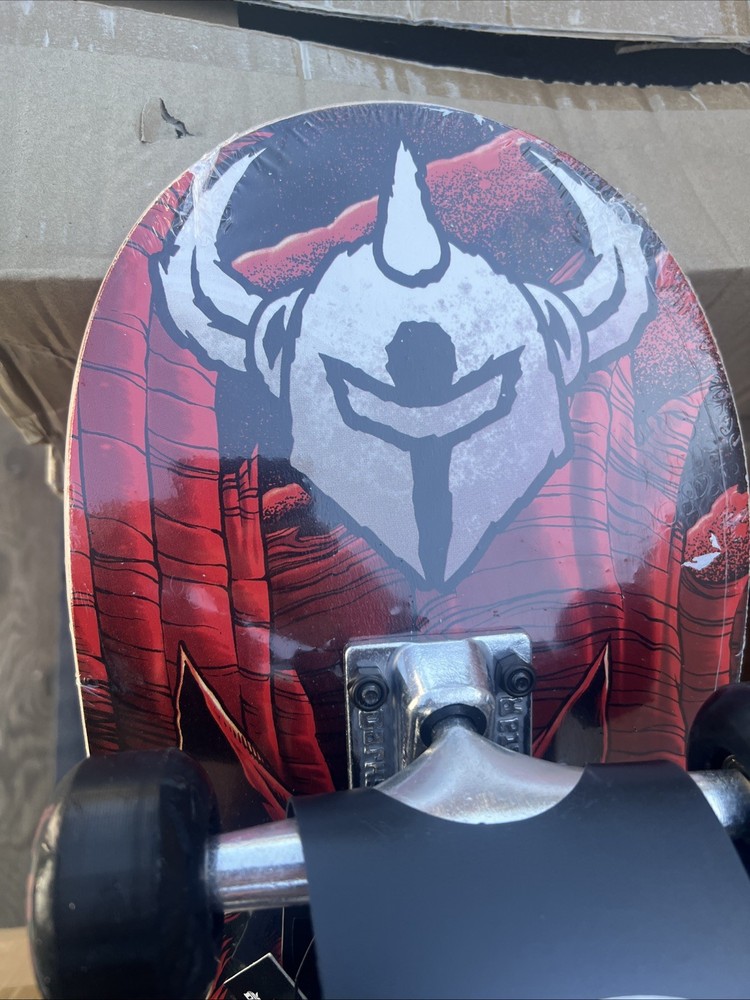 Darkstar Animal Complete Pro Skateboard 31” Wolf 🐺 🛹 Red