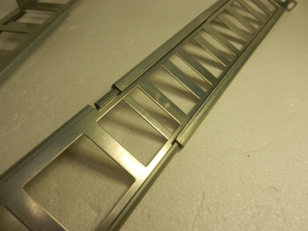 Server Rackmount Sliding Rails ( Please see all pics ) )