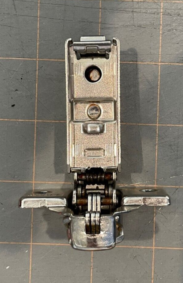 GRASS 1006-30 Clip-On Hinge (Self-Closing, 3703VS ) 110° Snap-On 1006 30