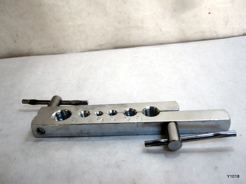 Pipe flaring clamp (clamp only)