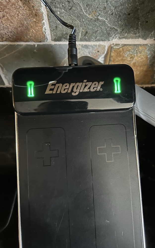 Energizer PL-7581 Wii Controller Battery Charging Pad
