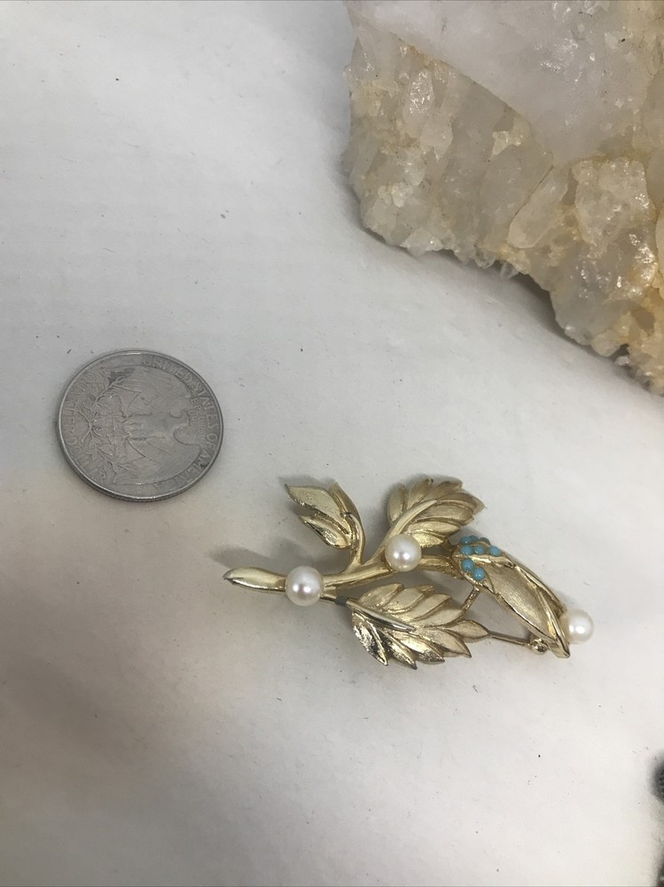 Vintage Brookraft Leaf Accent Brooch