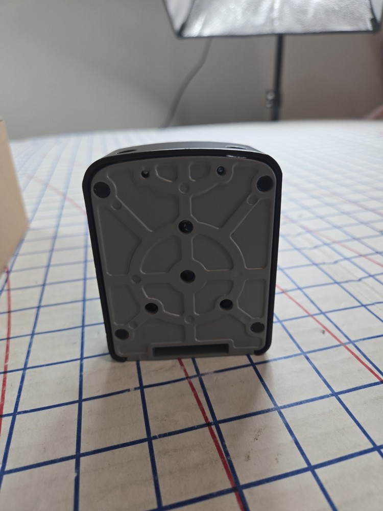 Wall Mounted 4 Digit Combination Puroma Key Lock Box New