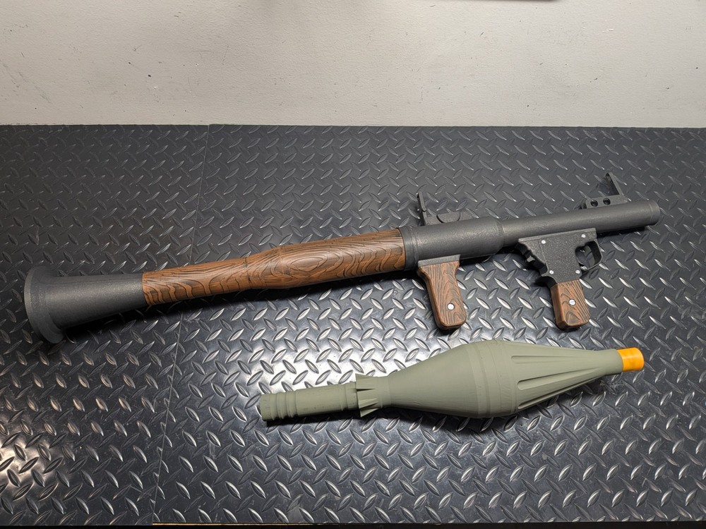 RPG-7 Style Prop Replica - Version 2 - 3D Print - WOOD-GRAIN - Removable Rocket