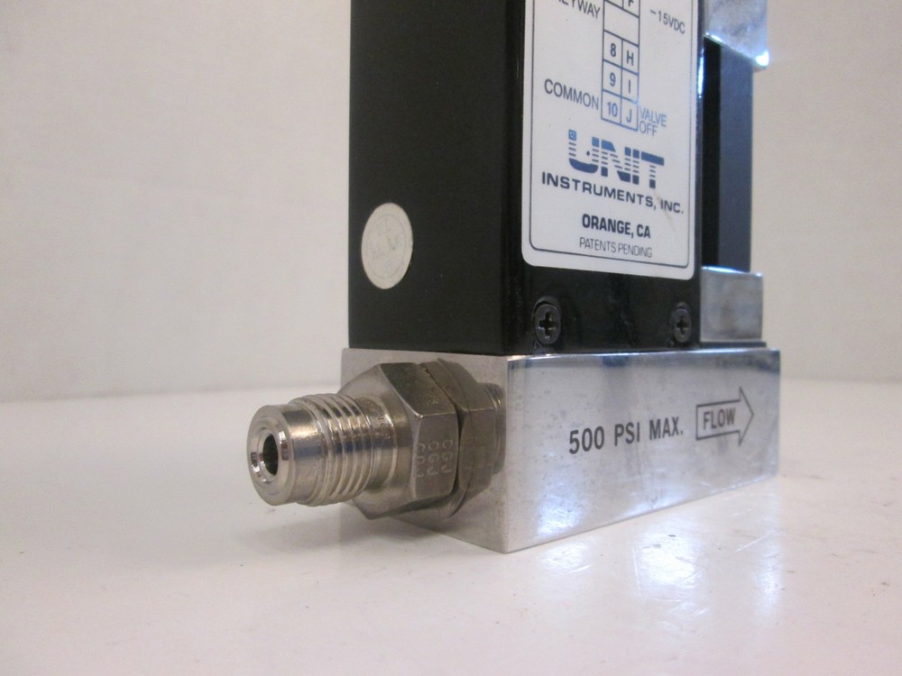 Unit UFC-1000, MFC, Mass Flow Controller, 5% PH3/N2, 300 SCCM, Used
