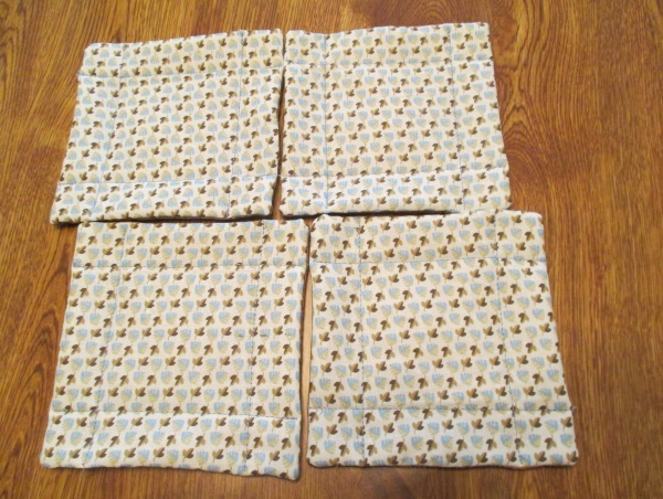 Handmade Quilted Leaf Print Desk Mats, Beverage Coasters, Coffee Cup Coasters