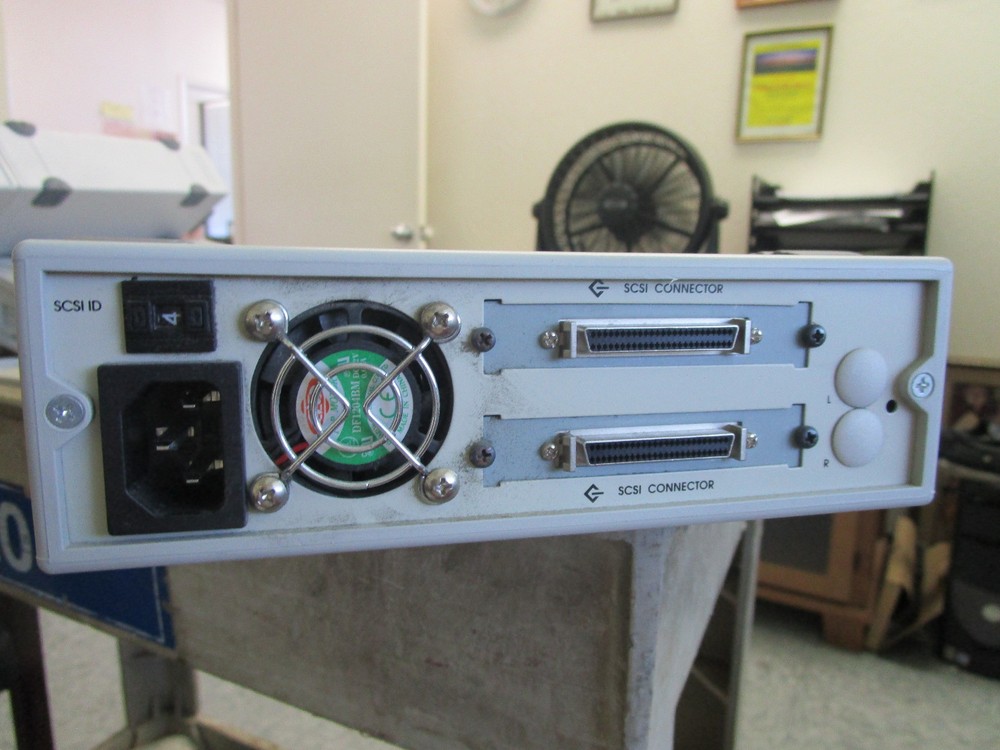 Globalstor Model: GSTDDS3E External SCSI DDS3 Tape Drive