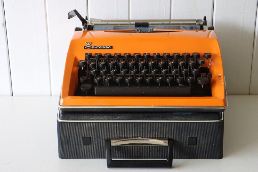 Contessa TYPEWRITER - Bright Orange - Excellent Working Condition!