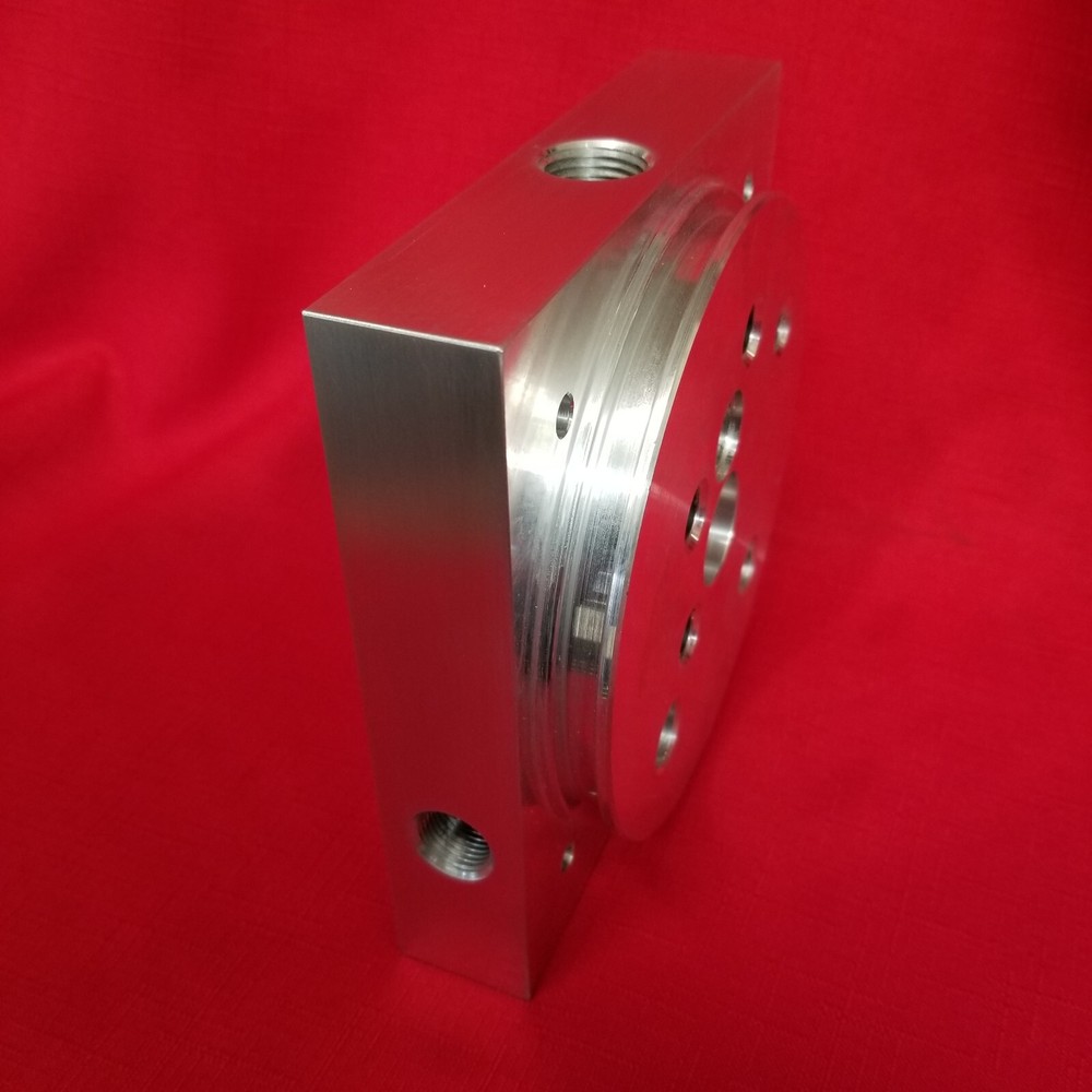 LOWRIDER HYDRAULICS 1/2'' center pressure block 3/8'' Side returns