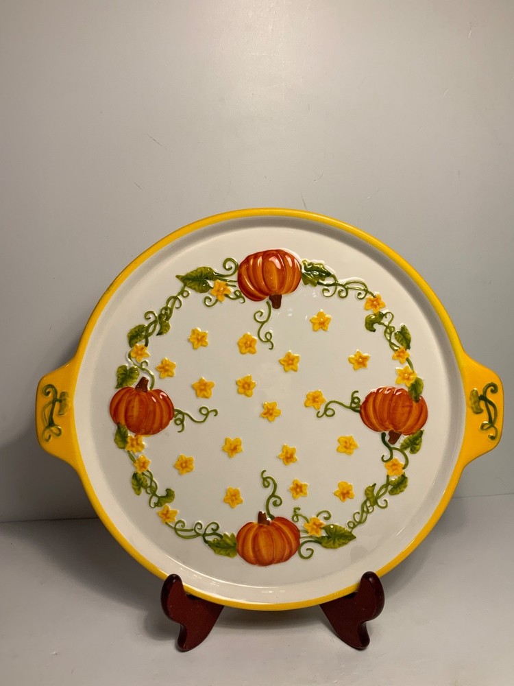 Temp-Tations Figural Pumpkin 13 inch Cake Plate