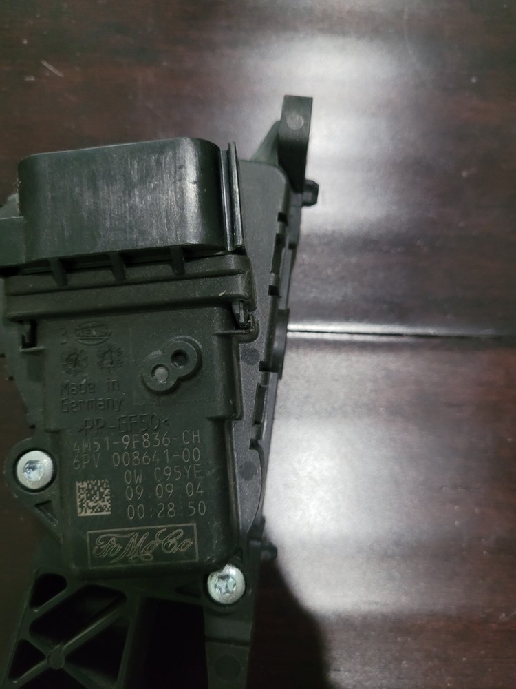 USED & Tested 2005-2011 Volvo V50 Accelerator Pedal Sensor