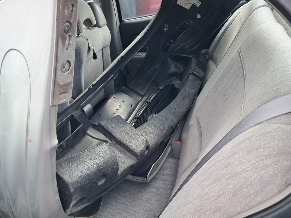 LESABRE 2005 Glove Box 4847933