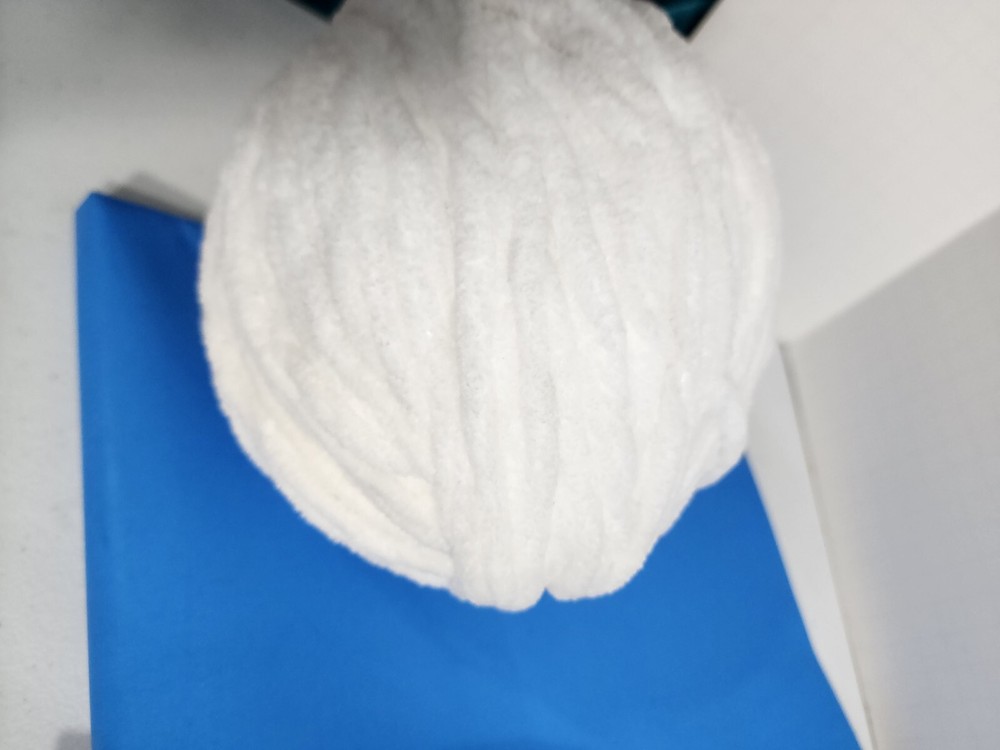 Chenille Chunky Yarn Soft Thick Fluffy White 11 Oz Ball No Packaging